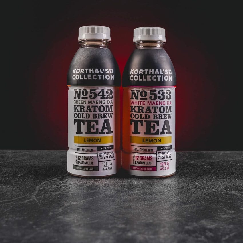 kratom world szódavíz citromos tea teaital ital kratomworld akció kratom world cold brew tea ital kratomworld eladás Kratom Cold Brew Tea 470 ml – frissítő cold brew tea citrommal és Green vagy White Maeng Da kratom kivonattal, 183 mg vagy 171 mg mitragyninnel az energia, nyugalom és egyensúly támogatására